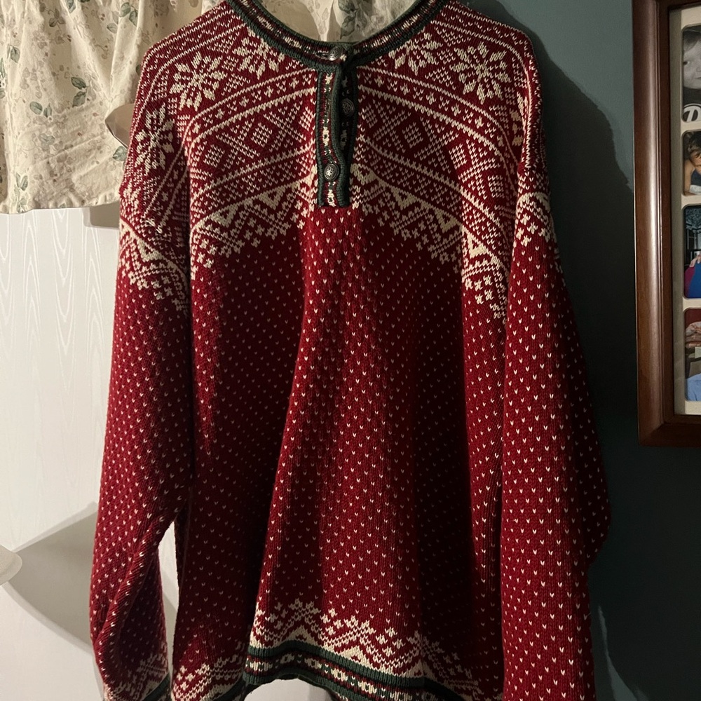L.L. Bean Red and White Women's Sweater
